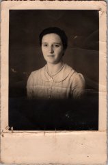 Portrait d'Irène MOGENIER - 1942