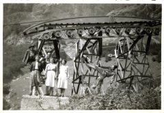 Photo du porteur qui descendait le lait au Boret