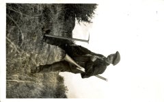 Joseph Marie MOGENIER avec le fusil et le piolet